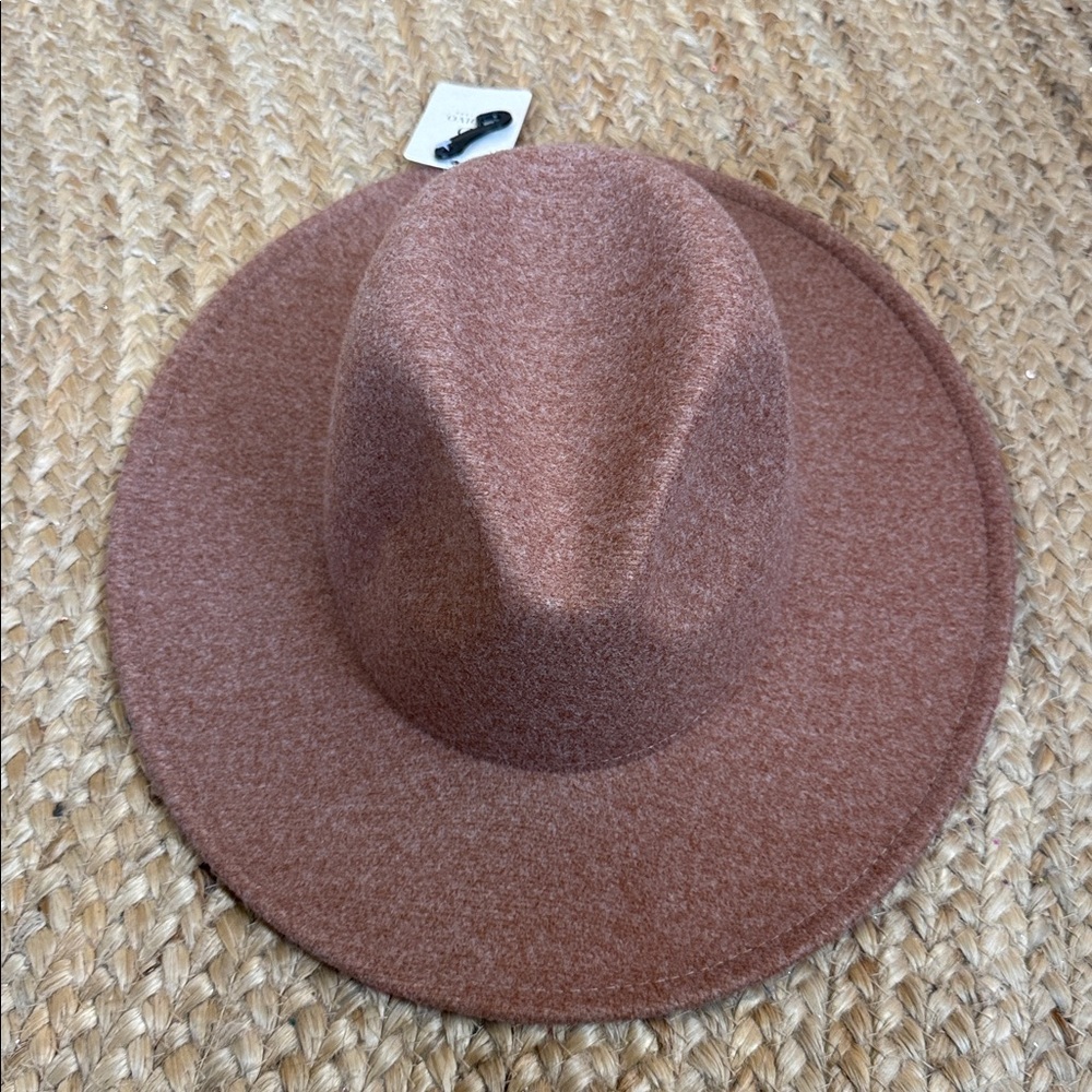 Women’s Brown Hat New With Tags